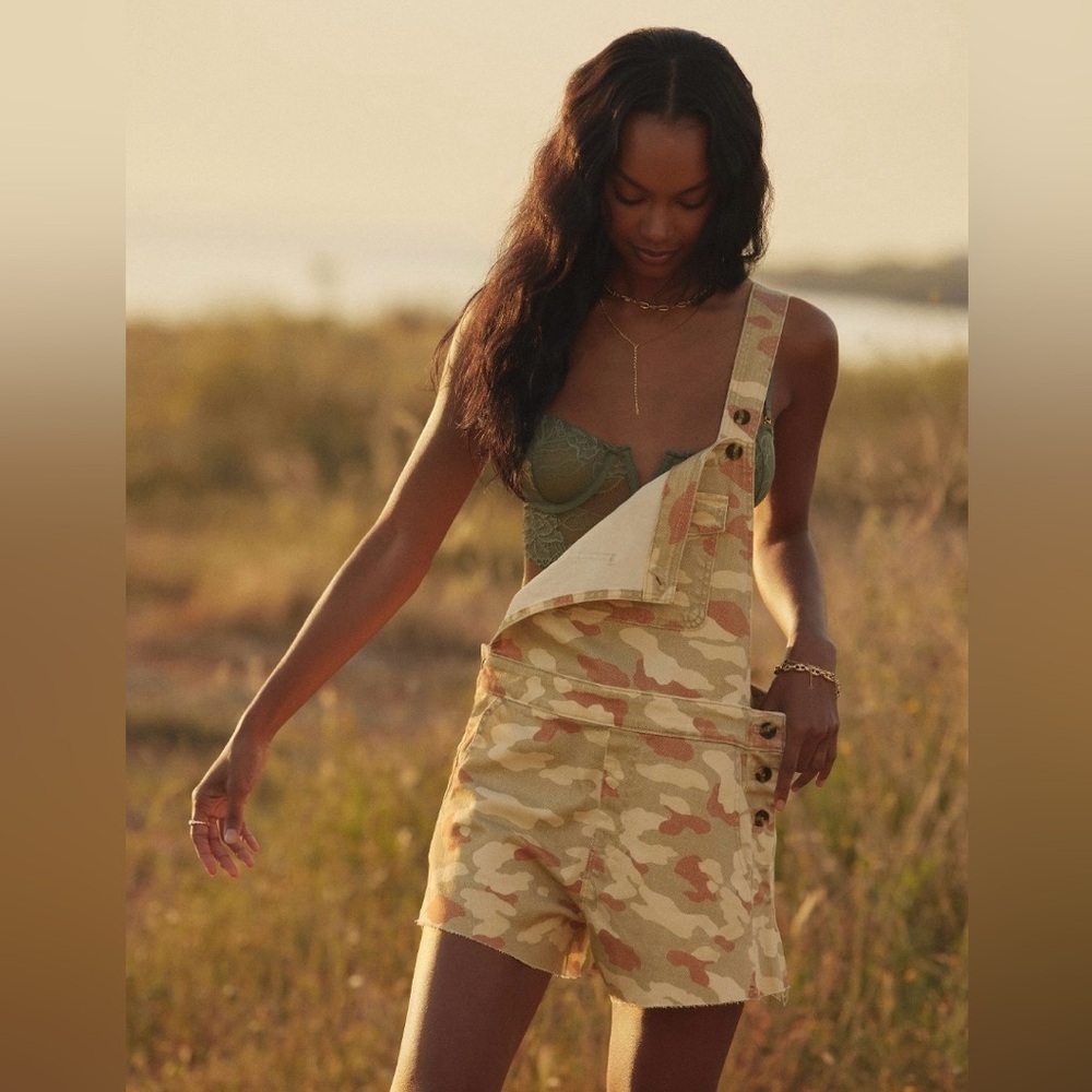 Anthropologie Pilcro Camo Short Overalls
